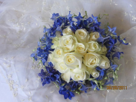 20 White Roses Bouquet, 20 Ivory Avalanche Roses